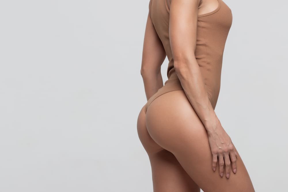What is the difference between a surgical and non- surgical bbl?